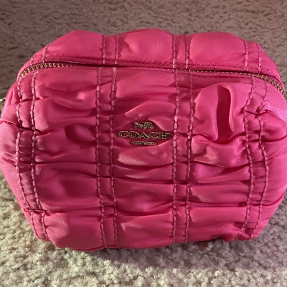 COACH Boxy Cosmetic/Makeup Case - Ruched Nylon - Confetti Pink - Brand New - Picture 2 of 5
